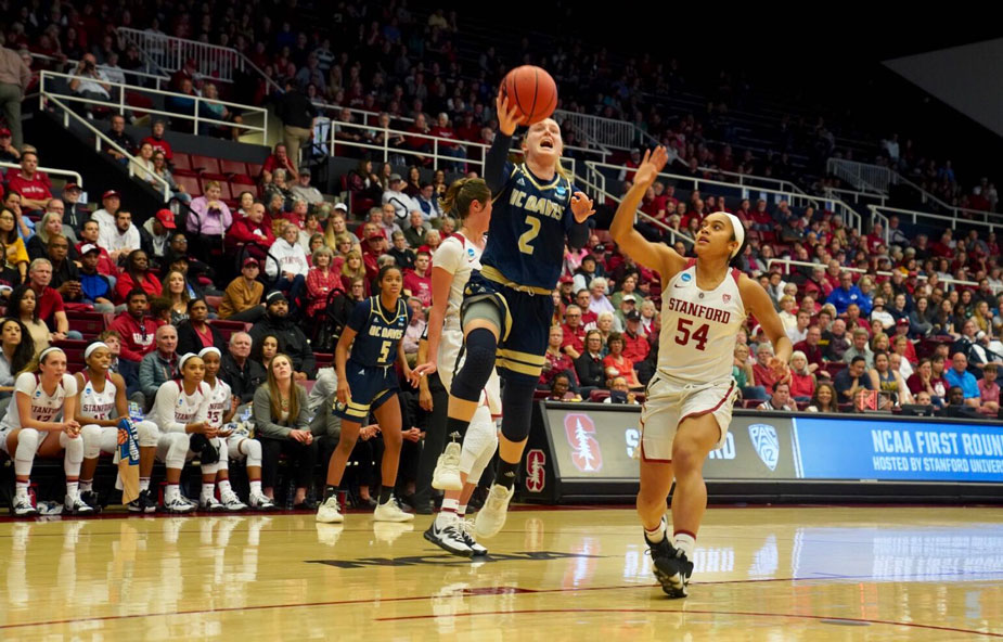 Kourtney Eaton goes in for a layup.