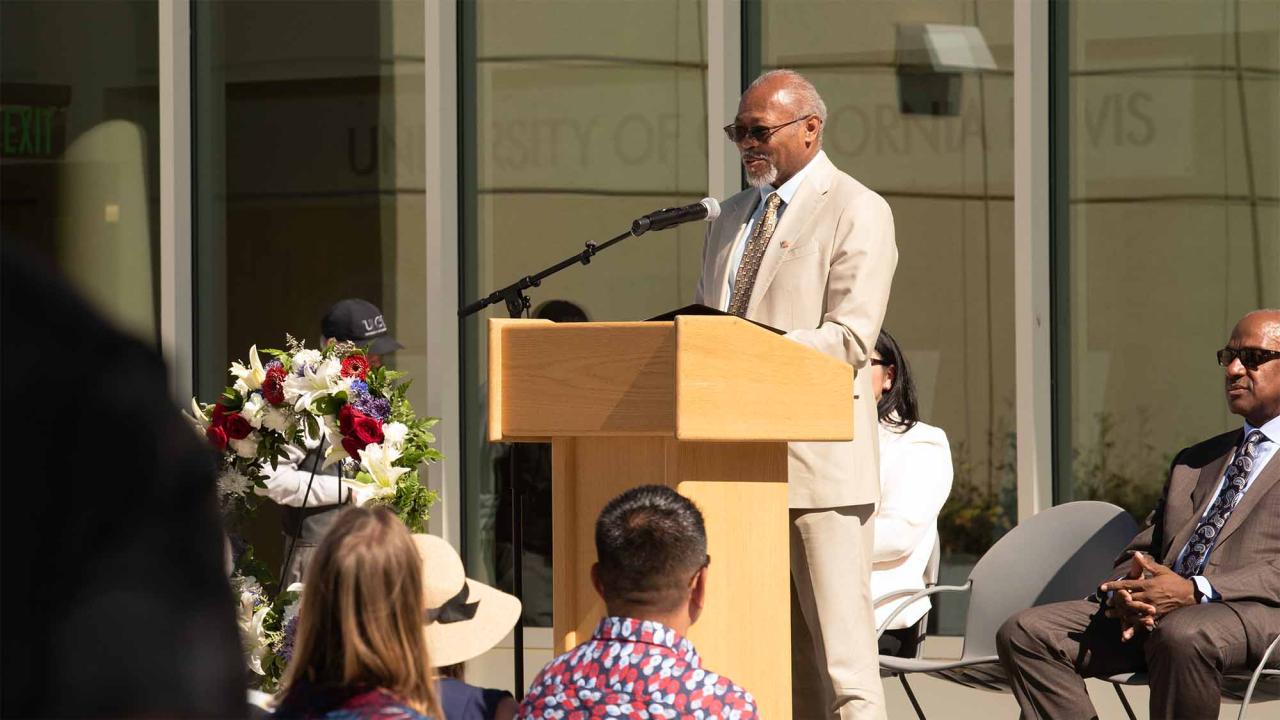 Michael Bradford speaks at Memorial Day Ceremony.