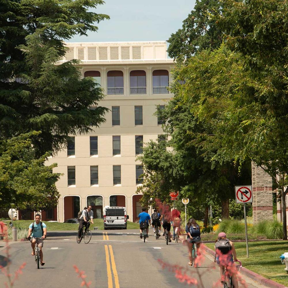 Picture of Mrak Hall on the UC Davis Campus